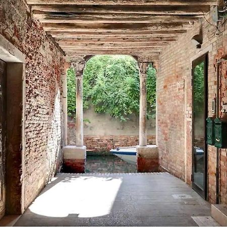 Pergola Apartment - Beautiful And Cozy Space On The Water Venezia Esterno foto