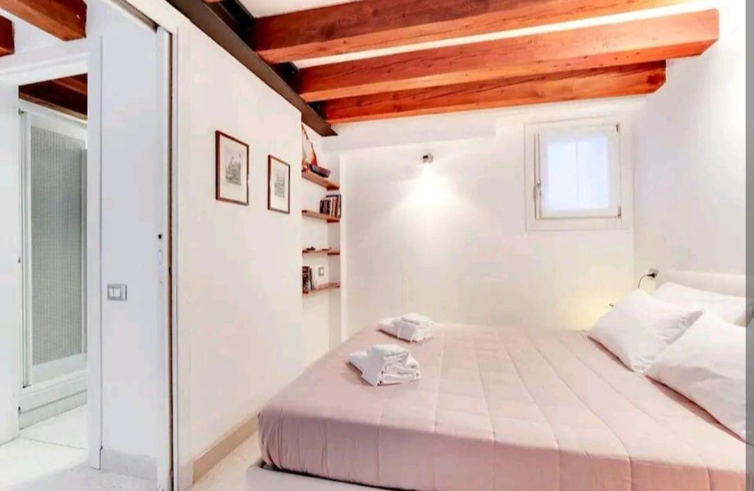 Pergola Apartment - Beautiful And Cozy Space On The Water Venezia Esterno foto