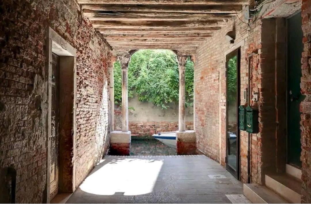 Pergola Apartment - Beautiful And Cozy Space On The Water Venezia Esterno foto