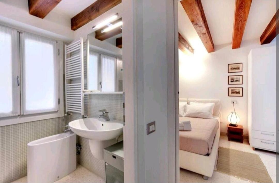 Pergola Apartment - Beautiful And Cozy Space On The Water Venezia Esterno foto